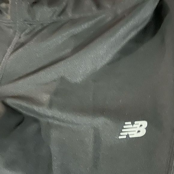 New Balance size M leggings with great geo- design and reflective strips EUC - Picture 10 of 14